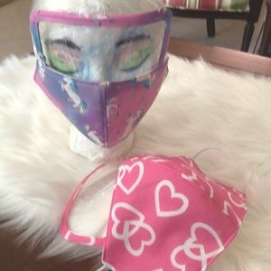 Face mask covers mouth and eyes.